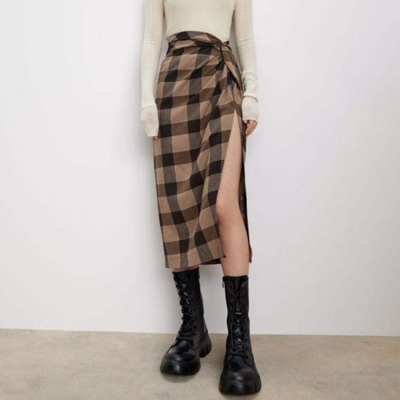 Zara plaid skirt with knot - Picture 1 of 3